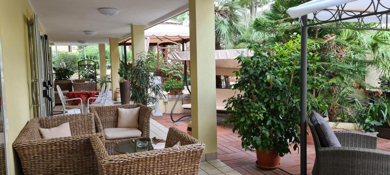 Hotel Beppe Rimini Exterior foto