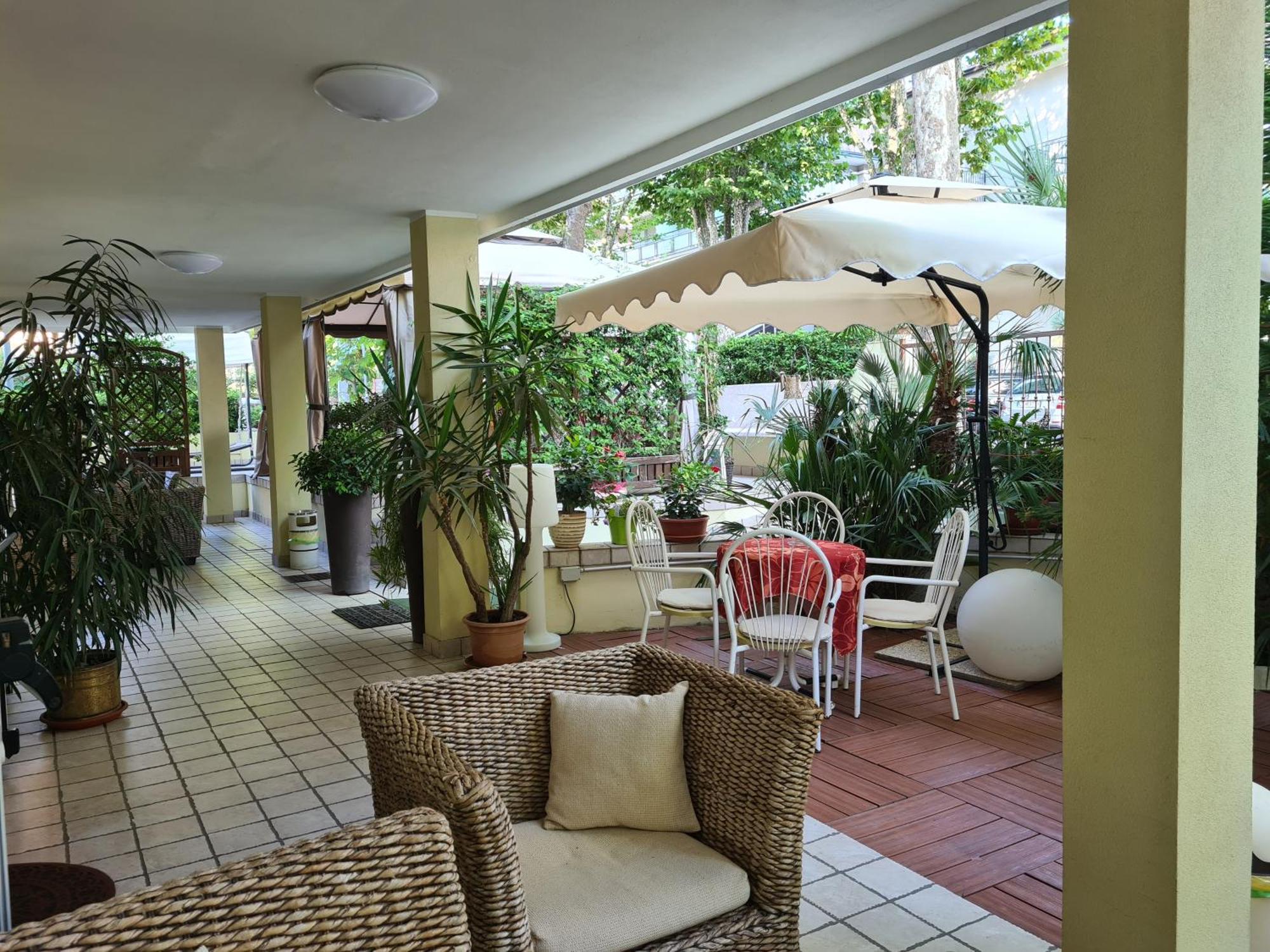 Hotel Beppe Rimini Exterior foto